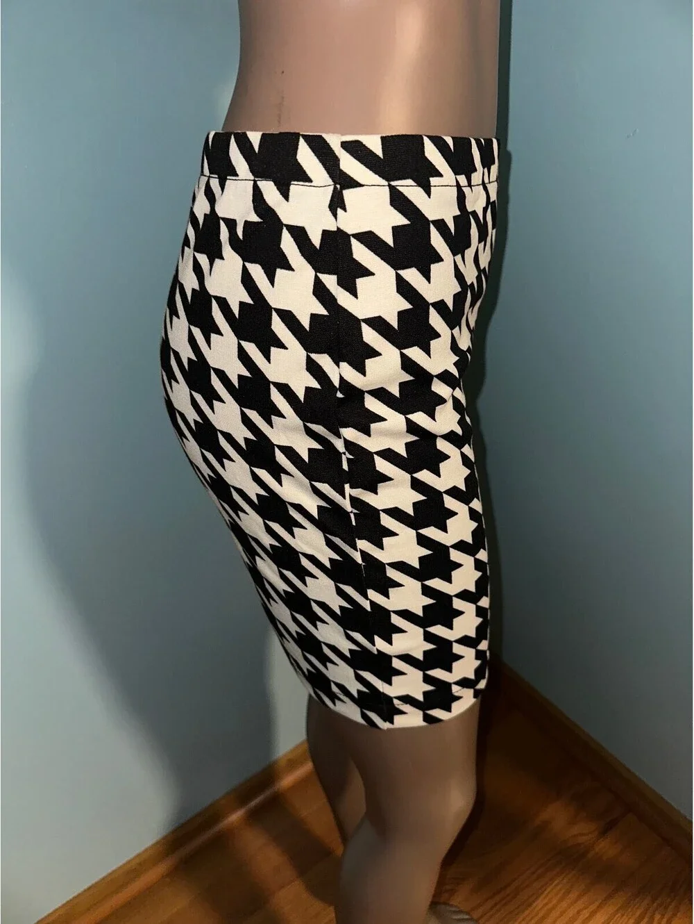 Candie's Women's Black and White Houndstooth Mini Skirt, Y2K